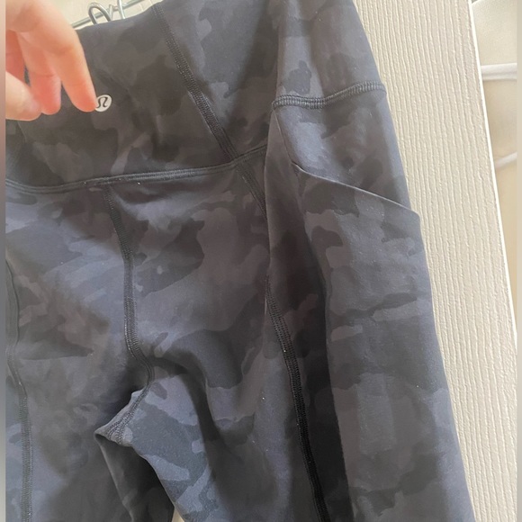 Camo print lulu lemon leggings with pockets - Picture 6 of 8